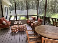 Secluded  family retreat within minutes of Woodstock village