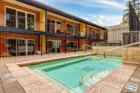 Top of Main Street w/ Private Patio & Hot Tub