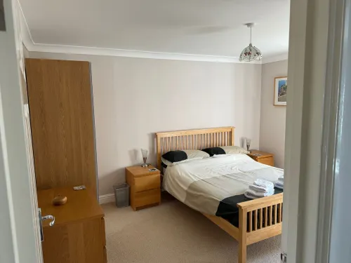 4 Star Luxury Ground Floor apartment, quiet with 2 car covered parking