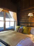 Creekside cabin Hotels in Boulder County
