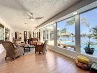 Waterfront Oasis - King Beds • 10min Walk to Beach - Jacuzzi