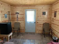 Cozy queen bed cabin with WiFi, fitness room in enchanting Aladdin