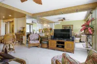 Stunning Oceanfront Condo In Prefect Location With A/C