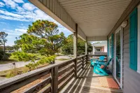 New Remodel! Walk to Beach. Private Heated Pool & Hot Tub. Fenced Yard. Dogs ok. - 3-Star