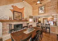 4-Seasons Luxury Mountain And Lake Getaway