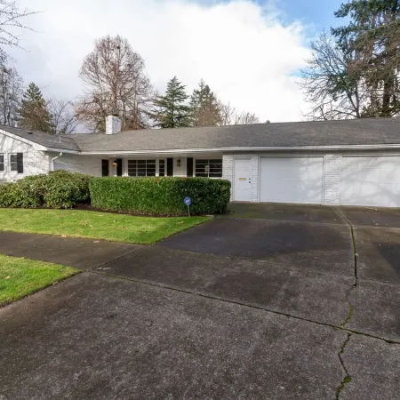 Beautiful Midcentury modern 4 bedroom home