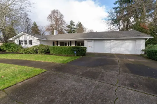 Beautiful Midcentury modern 4 bedroom home