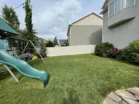 Beautiful and Clean Sandy Home close to Trax Station