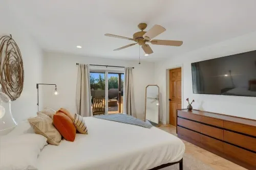 Arnoldo, 5 Bedroom 4 full baths, pool, hot tub, views