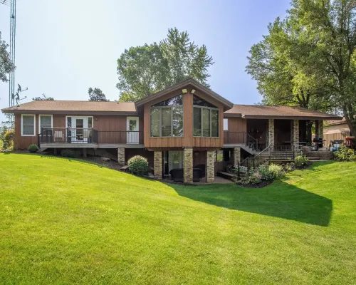 Lake Wissota Lookout – A Luxury Escape Hotels in Anson