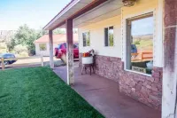 Homestead Hideaway- Spacious Home Central to Zion, Grand Canyon, Bryce & More!