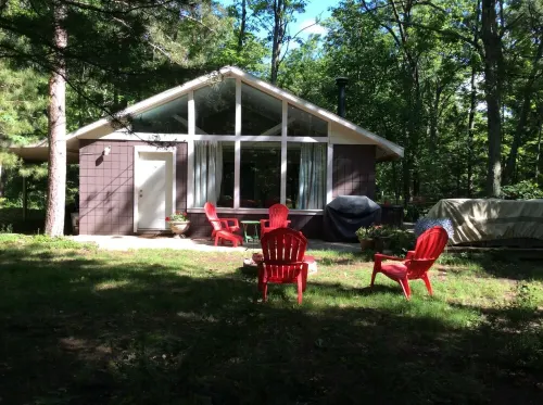 Cabin, private, woods, trails, 2000 Acre Duck Lake, kayaking, concerts