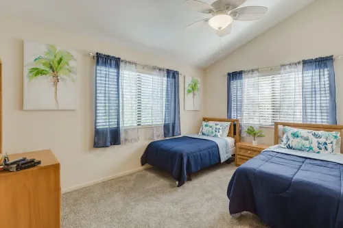 Newly Updated 2 Bed/1.5 Bath Townhome-3 Minute Walk to Beach-Best Deal Around!!
