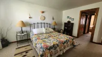 Family and Pet Friendly Condominium in Moab by Golf Course