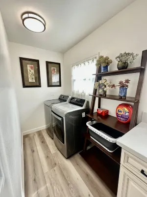 3B/2B Haven near Atlantic Square