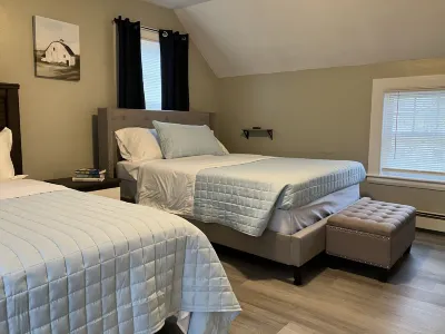 2-Bedroom Apt Sleeps 7! - 1/4 mile to Beach!