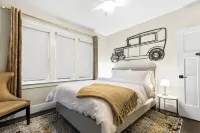 Entire home in Grosse Pointe Park ... Welcome to the MotorcityBnB! Hotels in Grosse Pointe Park