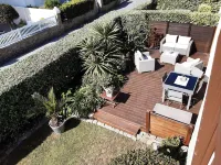 Apartment in small residence 300 m from beach and town center