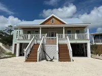 Dasoto Landing, A gated community with 3 min walk to pool, tennis court & beach.