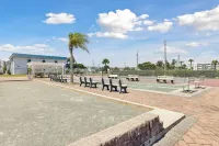 Beachfront community bliss! Steps from  ocean & rocket launches in Cocoa Beach