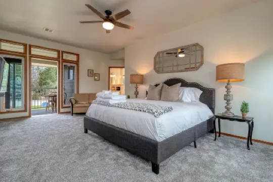 Stunning and spacious retreat w/ Heated pool and hot tub