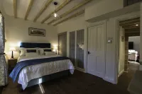 Luxury retreat for 2 couples/ family in spectacular location in North York Moors