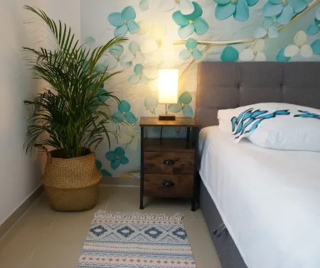 "My Apartment" Flowers with fireplace for up to 10 people