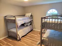 Norris Lake FarmHouse w/ Lakeviews, access and 140 acres to play.