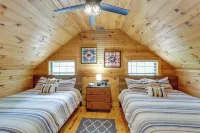 Charming cabin with 3 bedrooms and hot tub in Blue Ridge