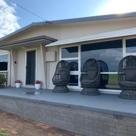 Lucky Charm Cottage in MANJIMUP, Western Australia with farmland views