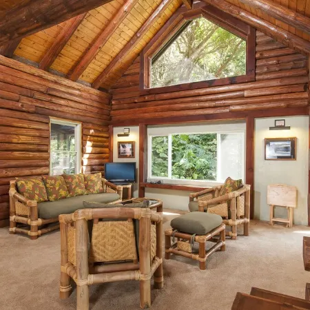 Relaxing Ocean Front Views on Maui! Island Sands Condominium