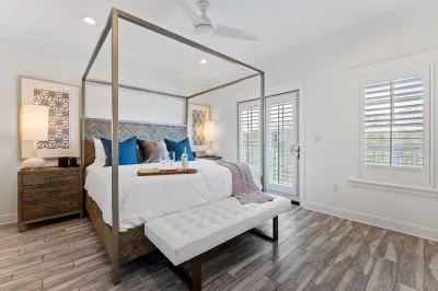 New Park District! Across From Watercolor Beach Club 1 BR & Loft,  1.5 BA Hotel in zona Seaside Beach