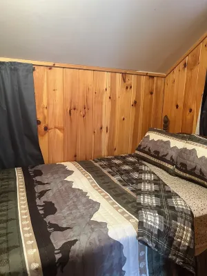 Remodeled cozy retreat with a lake front view on Devils Lake. Pet Friendly!