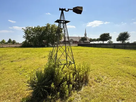 Tranquil 1.5-Acre Retreat with Modern Comfort
