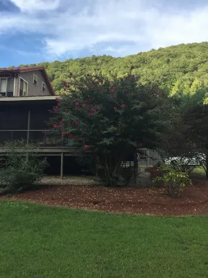 Al's Place - A place to Dream Hotels in New River