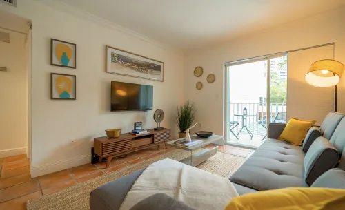 Comfy 1b getaway w/ BEACH ACCESS & full amenities Hotels in Key Biscayne