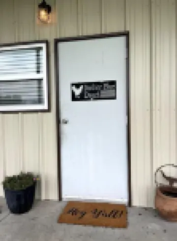 Cuddly Critters Cottage - Alpacas, Goats, Emu's and YOU!