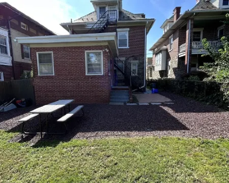 The Blue backyard studio suite!!  Convenience and practicality in one place!! Hotels in Allentown