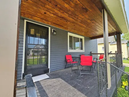 Cayuga Creek Quarters Отели рядом с достопримечательностью «Cheektowaga Volunteer Firemen's Memorial Park»