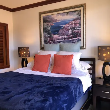 Luxurious, Spacious, High-end Beachfront Vacation Villa Free Parking