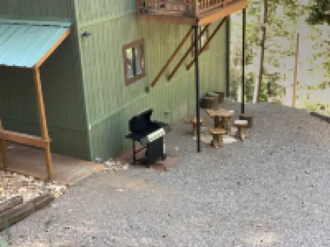 Spacious, Mystic Woodlands Lodge