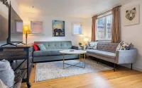 Just blocks from downtown! Cozy 2-bed, 1-bath home - sleeps 4. - Bungalows