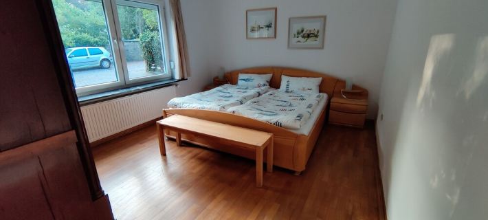 Vacation apartment Jantje in Emden city center with garden directly on the canal Hoteles en Emden
