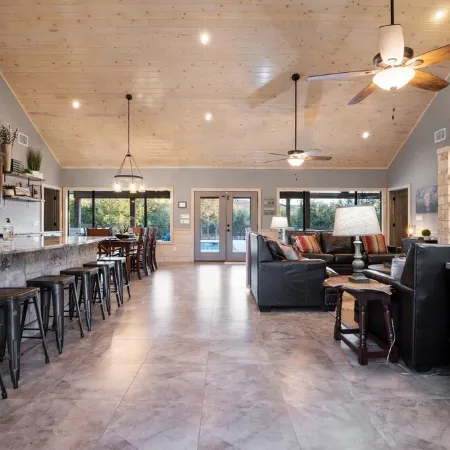 Chula Vista•Sleeps31•Heated Pool•Ping Pong•Quiet Subdiv•FREE Frio@Concan VIP