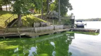 Peaceful Lake House Cabin 1, Kayaks Provided Free, Direct Water Access!