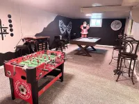 Selfie house • Abundance of Entertainment & Amenities • Hot Tub • King Bed•