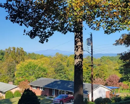 Apartment at the base of the Blue Ridge Mountains Hotels in Caldwell County