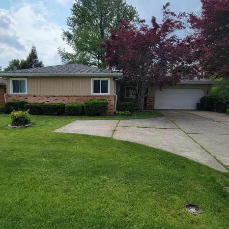 Updated clean 5br house, 2(1/2) bath close to Notre Dame.