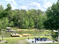 August Discounts!! Quiet Cove 4 Bedroom Lake Retreat, Large Dock & Fire Pit 🎣⛵️☀️
