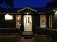 Lakefront Country Haven near Ocala & Forest -With Canoe, Lifejackets and Grill!